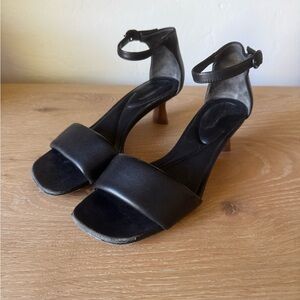Vince Elegant Black leather Women's Heels Size 6.5